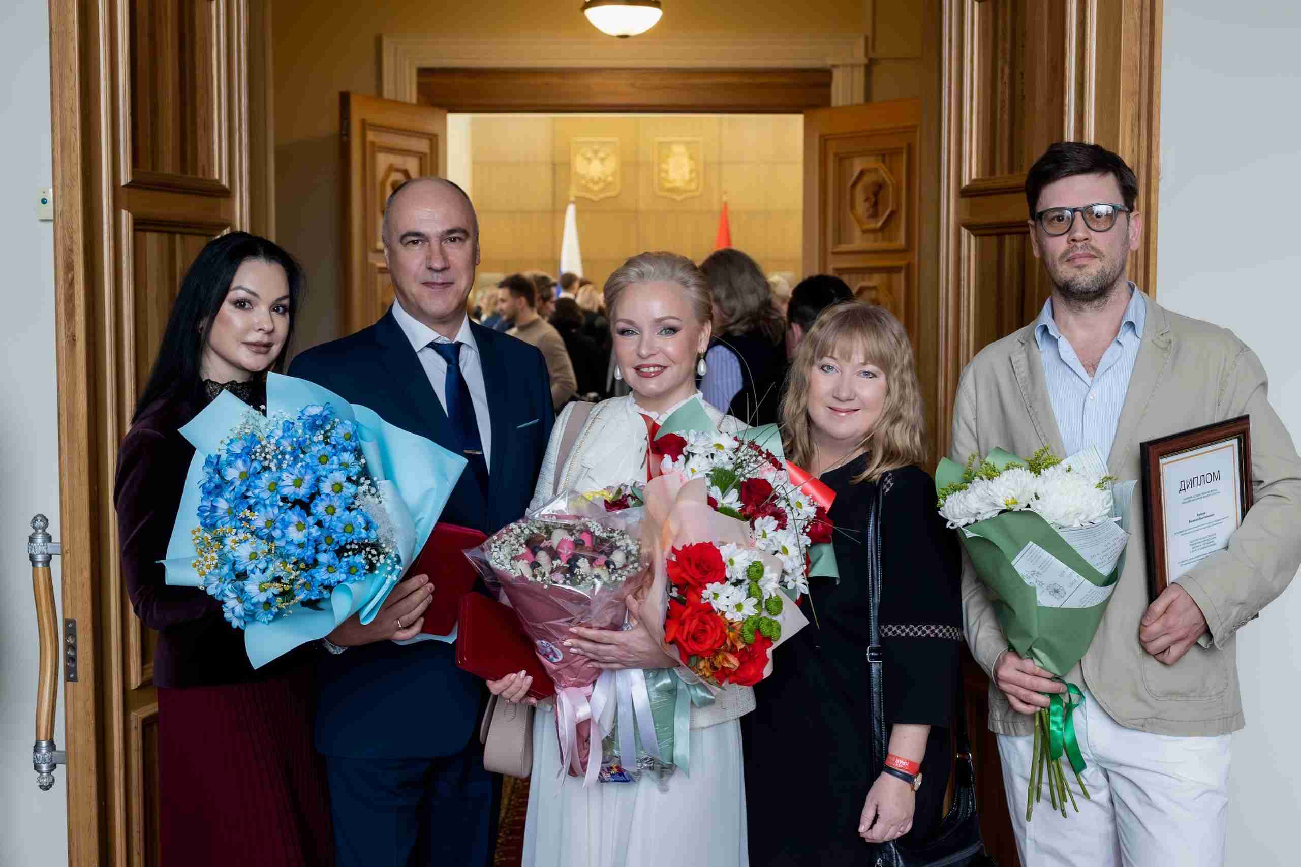 В преддверии Дня работника культуры сотрудники «Енисей кино» отмечены заслуженными наградами